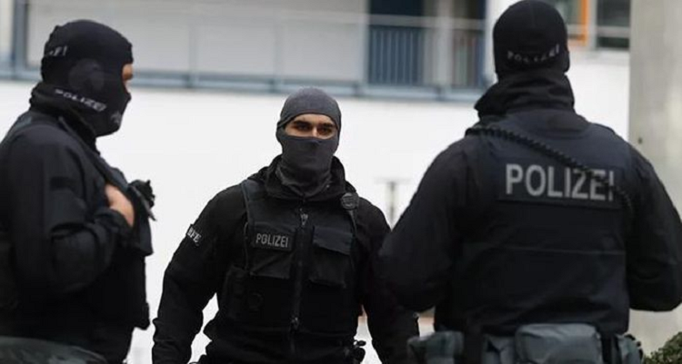 Xa sung o Duc, hai nguoi chet