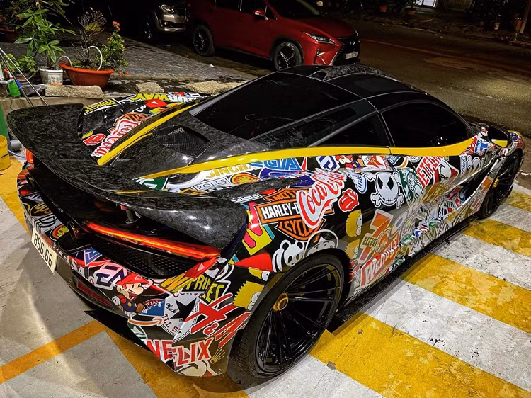 Chiếc siêu xe McLaren 720S này được trang bị gói độ N-Largo của hãng Novitec