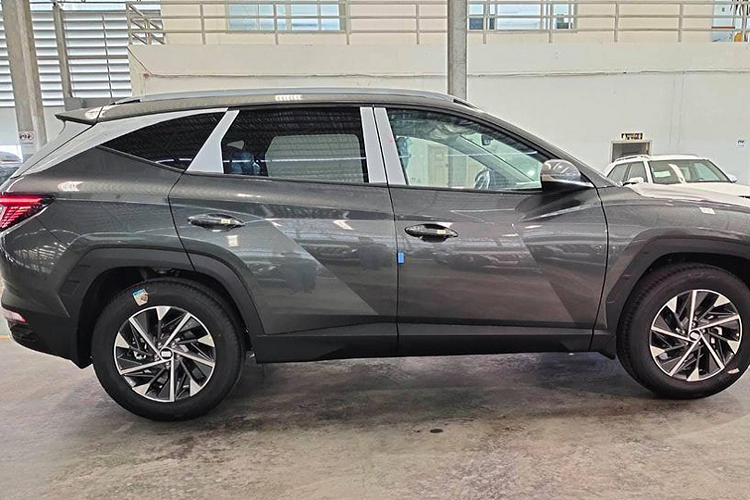 Tại Việt Nam, các dòng xe của Hyundai đều được lắp ráp trong nước bởi TC Motor, chính vì thế nhà máy lắp ráp sẽ mất nhiều thời gian để thiết lập dây chuyền sản xuất.