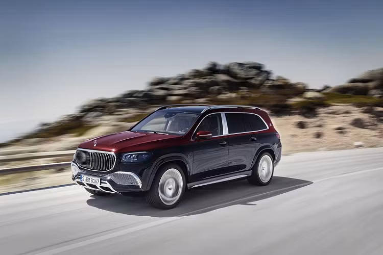 Theo thông tin nhận được, Mercedes-Benz Việt Nam sẽ chính thức nhận đơn hàng dành cho mẫu SUV siêu sang Mercedes-Maybach GLS 600 4MATIC 2021 mới với mức giá dự kiến từ 12,5 đến 14,5 tỷ đồng, đã bao gồm thuế GTGT.