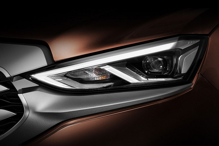 Tuy nhiên, hành trình của Isuzu mu-X tại nước ta sẽ bước sang một trang mới ở năm nay. Theo thông tin từ phía đại lý, Isuzu mu-X 2021 mới dự kiến sẽ được ra mắt Việt Nam vào cuối tháng 2/2021 và đây sẽ là phiên bản mới nhất thuộc thế hệ thứ 2 đang làm mưa làm gió tại thị trường Thái Lan. Thông tin này chưa được nhà sản xuất xác nhận nhưng nào có ai đánh thuế giấc mơ, chúng ta vẫn nên đặt hi vọng vào sự đổi thay của Isuzu mu-X.