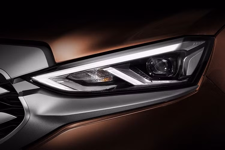 Tuy nhiên, hành trình của Isuzu mu-X tại nước ta sẽ bước sang một trang mới ở năm nay. Theo thông tin từ phía đại lý, Isuzu mu-X 2021 mới dự kiến sẽ được ra mắt Việt Nam vào cuối tháng 2/2021 và đây sẽ là phiên bản mới nhất thuộc thế hệ thứ 2 đang làm mưa làm gió tại thị trường Thái Lan. Thông tin này chưa được nhà sản xuất xác nhận nhưng nào có ai đánh thuế giấc mơ, chúng ta vẫn nên đặt hi vọng vào sự đổi thay của Isuzu mu-X.