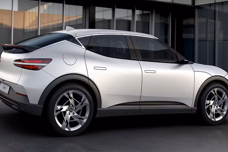 Chiếc xe điện cũng sẽ được hưởng lợi từ hệ thống điện 800V cho phép khả năng sạc nhanh nhất hiện nay. Xe dự kiến sẽ được bán ra tại Mỹ trong nửa cuối năm 2022 với mức giá xe Genesis GV60 2021 khởi điểm hơn 50.000 USD. Các thông tin kỹ thuật về GV60 cùng giá bán chi tiết sẽ được hãng chia sẻ nhiều hơn vào nửa cuối năm nay.