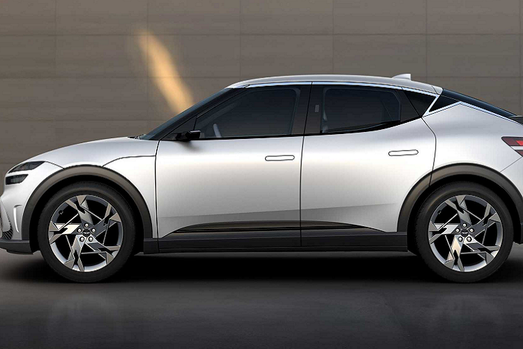 Genesis GV60 sử dụng phần cứng hỗ trợ sạc không dây cung cấp bởi WiTricity - công ty công nghệ sạc không dây có trụ sở tại Mỹ. Tính năng này sẽ được triển khai và thử nghiệm đầu tiên trên các xe GV60 bán tại Hàn Quốc bắt đầu từ cuối năm nay. Nếu kết quả khả quan và nhận được phản hồi tốt, công nghệ này có thể sẽ được áp dụng ở các xe GV60 tại nhiều thị trường khác.