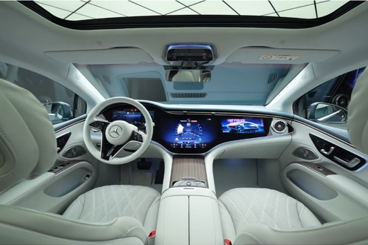 Nhà máy pin ở Băng Cốc là liên doanh giữa Mercedes-Benz AG với Nhà máy lắp ráp ô tô Thonburi (TAAP) và Hệ thống lưu trữ năng lượng Thonburi (TESM). Nó được mô phỏng theo nhà máy pin "mẹ" của Mercedes-Benz ở Kamez, Đức, và hiện cũng đang cung cấp pin điện áp cao cho các mẫy plug-in hybrid CKD tại Thái Lan, gồm C300e, E300e, GLC 300e, GLC Coupé 300e, và GLE 350de.