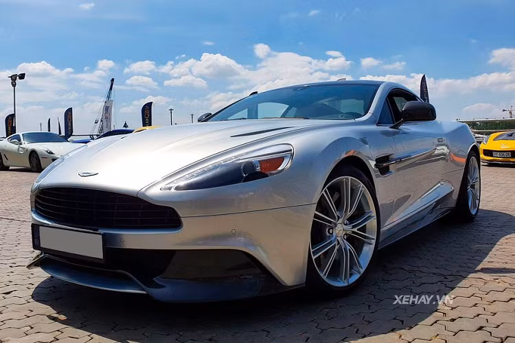 Đặc biệt hành trình có sự góp mặt của những thành viên chơi siêu xe hàng đầu tại Việt Nam, trong đó có thể kể đến như doanh nhân Hoàng Kim Khánh biệt danh Mailisa Khánh và anh Phạm Trần Nhật Minh biệt danh Minh Nhựa cùng nhiều doanh nhân nổi tiếng.