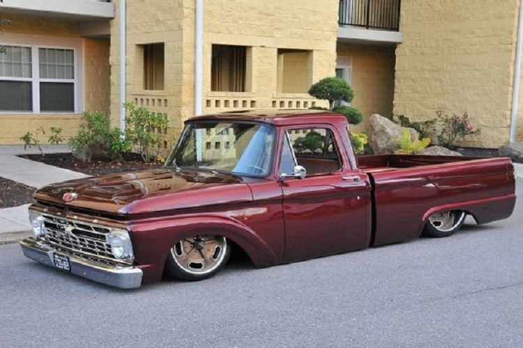 Hạ gầm: Sau khi hạ gầm, chỉ cao khoảng 3 cm so với đoạn đường, chiếc xe khó có thể vượt qua đoạn đường mấp mô hoặc "leo" qua gờ giảm tốc. Việc hạ gầm quá thấp khiến chiếc xe như một con sên trần bò trên đường và nhận được ánh mắt hiếu kỳ của người xung quanh.