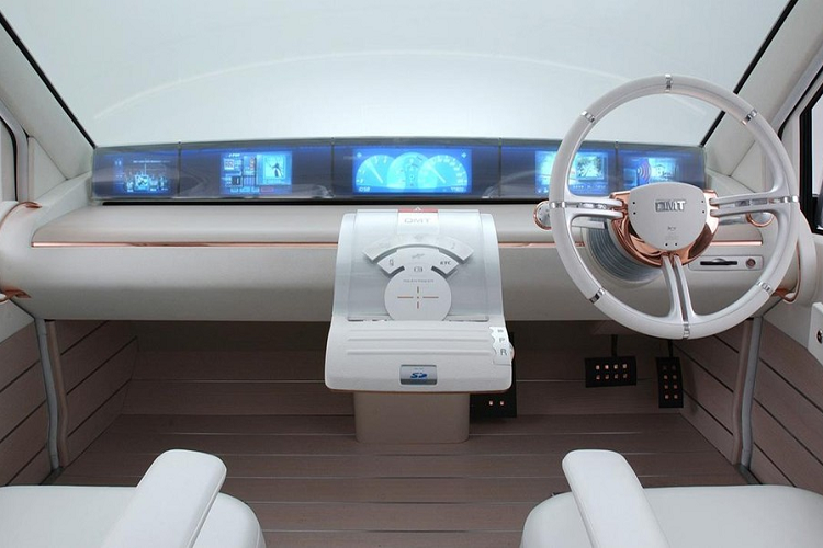 Cụ thể, Toyota DMT độc đáo này có thiết lập hẳn một văn phòng đầy đủ trang bị ở không gian phía sau. Tuy nhiên, nó được dự định là một không gian có thể thích nghi linh hoạt, với tiềm năng chỉ bị giới hạn bởi trí tưởng tượng và ngân sách của chủ xe.