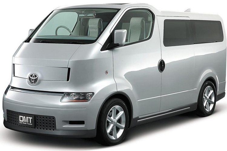 Về tên gọi, chiếc xe Van Toyota DMT 2001 là từ viết tắt cho cụm “Dual Mode Traveler” (tạm dịch: “xe du lịch hai chế độ”). Trong đó, từ “dual mode” là để ám chỉ bản chất hybrid của mẫu xe van này, bởi vì trong khi phía đầu xe trông có vẻ bình thường, thì ở phía sau, nó đã được thiết kế để trở thành một không gian đa năng cho chủ sở hữu tận dụng. 