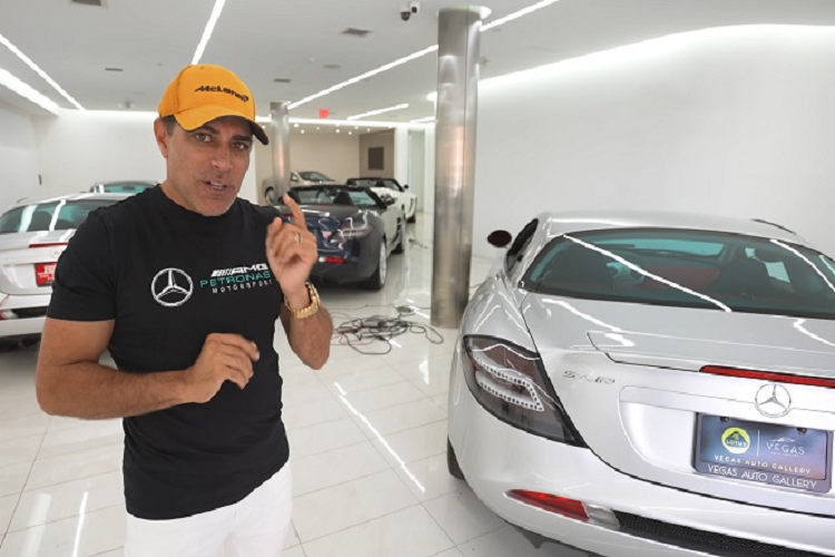 Những chiếc Mercedes-Benz SLR McLaren chạy dưới 1.000 dặm (tương đương 1.609 km) đắt hơn rất nhiều, thường có giá bán không dưới 500.000 USD (khoảng 11,4 tỷ đồng).