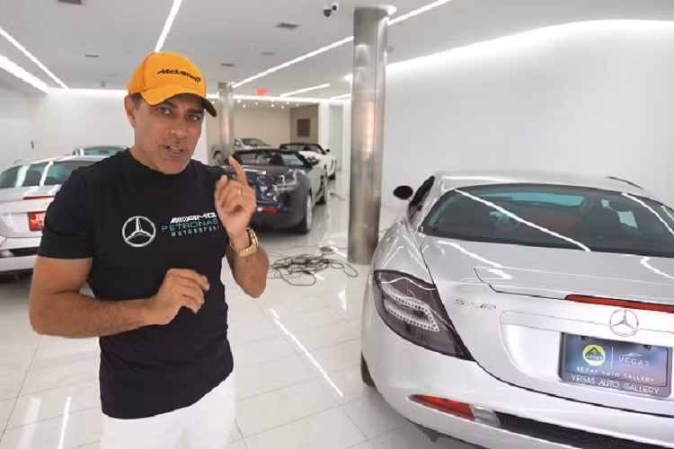 Những chiếc Mercedes-Benz SLR McLaren chạy dưới 1.000 dặm (tương đương 1.609 km) đắt hơn rất nhiều, thường có giá bán không dưới 500.000 USD (khoảng 11,4 tỷ đồng).