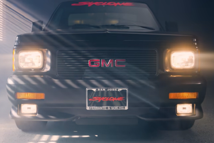 Không chấp nhận câu trả lời đó, Nielsen đã sắp xếp gặp mặt với ASC/McLaren và Production Automotive Services (PAS) để mỗi bên phát triển các đề xuất của riêng họ.