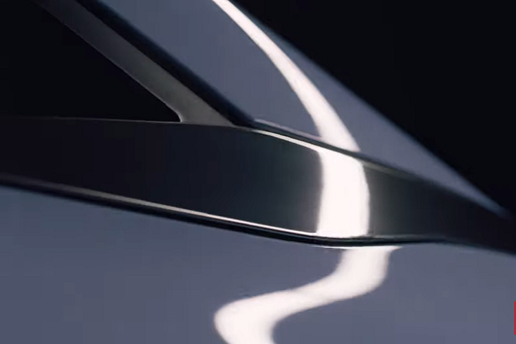 Trên phương diện kích thước, P5 có chiều dài 4.808 mm và trục cơ sở dài 2.768 mm. Các con số này đồng nghĩa rằng mẫu xe điện Trung Quốc dài hơn 114 mm so với Tesla Model 3, nhưng lại có trục cơ sở ngắn hơn 107 mm.