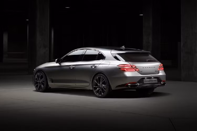 Hiện hãng Genesis chưa công bố bản trang bị và động cơ của G70 Shooting Brake. Tuy nhiên, sẽ không ngạc nhiên nếu các bản trang bị và động cơ của mẫu xe này giống với Genesis G70 Sedan.