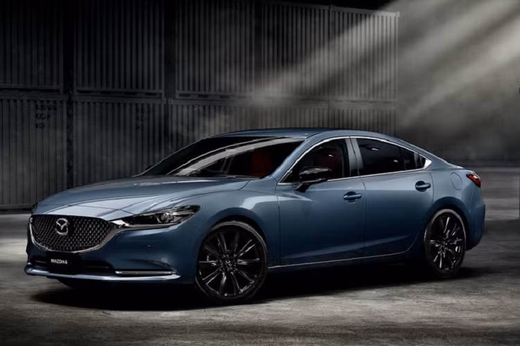 Dòng xe Mazda6 có sự đổi mới trong năm 2021, khi có thêm phiên bản GT SP. Đây là bước tiếp nối với mẫu Mazda CX-9 GT SP, Mazda6 GT SP 2021 mới thay thế cho bản GT cũ. Xe vừa được ra mắt tại Australia, giá bán 46.690 AUD (tương đương 36.073 USD - khoảng 836 triệu đồng).