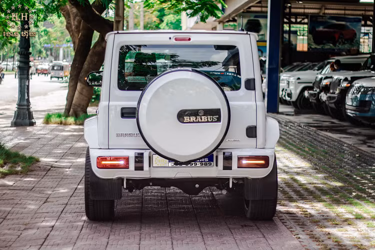 Chính vì lẽ đó, Suzuki Jimny thế hệ mới nhận được sự chú ý của đông đảo các tín đồ chơi xe off-road, SUV và bán tải trên toàn thế giới kể từ khi được ra mắt.