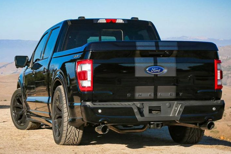 Nhưng nếu khách hàng chọn giữ lại động cơ V8 400 mã lực nguyên bản thì giá bán của 2 bản sẽ giảm còn 90.790 USD và 105.708 USD (tương đương khoảng 2,06 và 2,4 tỷ đồng)