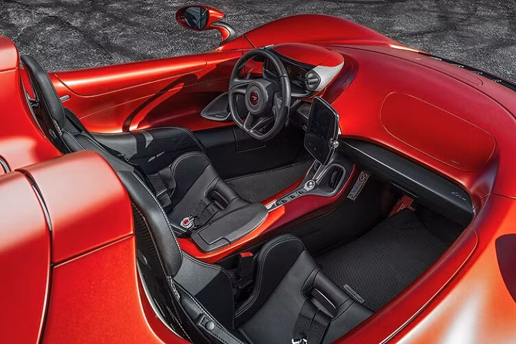 Trước đó, đơn vị nắm quyền phân phối thương hiệu xe Rolls-Royce tại Việt Nam đã có gửi thông cáo báo chí về lịch sử của hãng xe McLaren, vì thế, không loại trừ khả năng tại dải đất hình chữ S sẽ sớm có đại lý McLaren đầu tiên và sự có mặt của siêu phẩm Elva là điều cần thiết để có xe trưng bày cũng như giới thiệu những công nghệ đỉnh cao mà hãng đang áp dụng cho mẫu xe này.