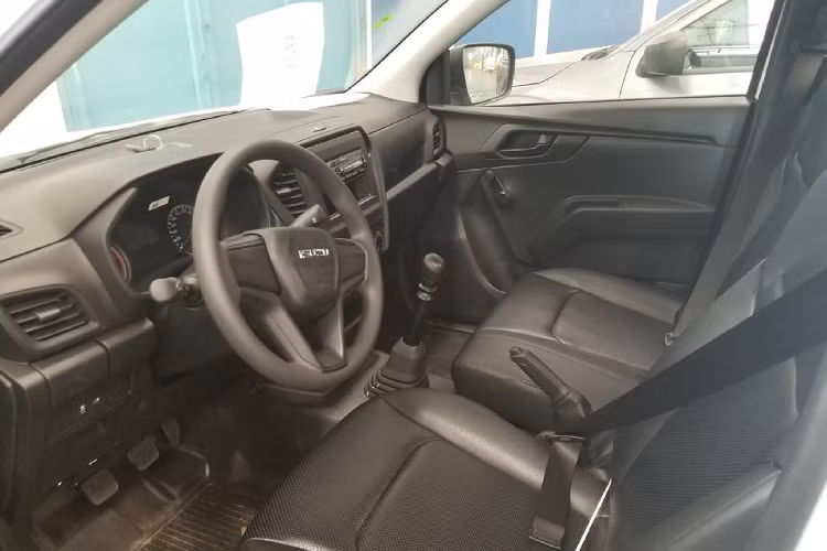 Có tải trọng 680 kg, phiên bản này có thể “tự do” đi lại trong thành phố, không phải tuân theo các quy định về khung giờ cấm hoạt động tại các khu vực đông dân cư tại các thành phố lớn.