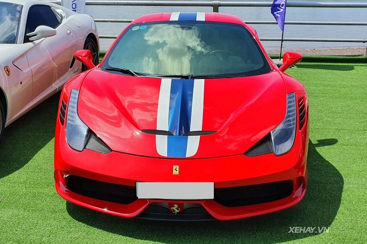 Nhưng từ khi về tay chủ mới cách đây không lâu thì siêu xe Ferrari 458 Speciale đầu tiên của Việt Nam đã được dạo phố thường xuyên hơn một chút.