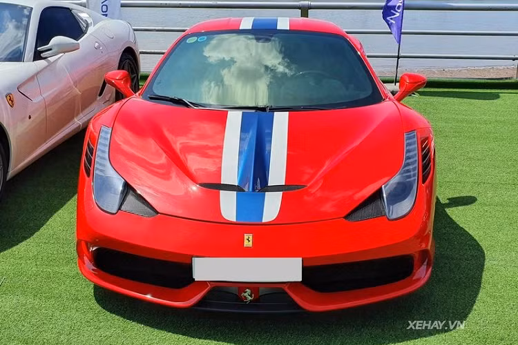 Nhưng từ khi về tay chủ mới cách đây không lâu thì siêu xe Ferrari 458 Speciale đầu tiên của Việt Nam đã được dạo phố thường xuyên hơn một chút.