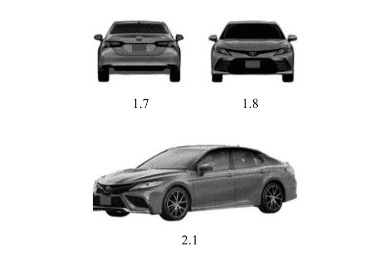 Bao quanh hốc gió trung tâm này là đường viền hình chữ C dày dặn và có màu tối. Thêm vào đó là lưới tản nhiệt cải tiến nhẹ, nằm phía trên hốc gió trung tâm. Đằng sau, Toyota Camry 2022 được bổ sung cụm đèn hậu cải tiến. Ngoài đèn hậu, thiết kế phía sau của xe không có gì thay đổi so với trước.