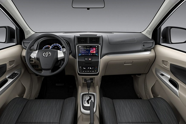 Trở lại với Toyota Avanza thế hệ mới, mẫu xe này được đồn đoán sẽ có 2 phiên bản động cơ xăng bao gồm: 3 xy-lanh thẳng hàng, dung tích 1.0L tăng áp cho công suất 98 mã lực và mô-men xoắn 140 Nm, kết hợp với hộp số sàn 6 cấp hoặc hộp số tự động biến thiên vô cấp CVT. Bên cạnh phiên bản động cơ xăng 1.2L Hybrid cho công suất tối đa 114 mã lực và mô-men xoắn cực đại 185Nm.