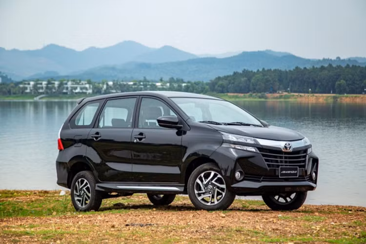 Giống như Avanza, Rush cũng được phát triển từ một mẫu xe Daihatsu có tên là Terios. Nền tảng DNGA thậm chí có thể là nền tảng được sử dụng trên cả mẫu xe hạng A – Toyota Wigo, vốn được phát triển dựa trên mẫu Daihatsu Ayla. Tuy nhiên, hiện tại chưa có thông tin hay báo cáo nào về Wigo thế hệ tiếp theo.