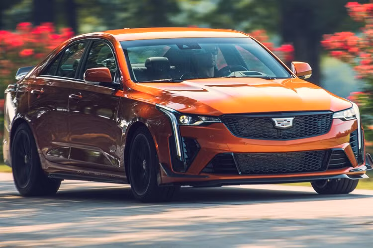 Cả hai mẫu xe sẽ bắt đầu được bán ra với số lượng giới hạn 250 chiếc cho mỗi phiên bản, ngay từ thời điểm này. Giá xe Cadillac CT4-V Blackwing sẽ khởi điểm từ 59.990 USD và cao nhất là 87.775 USD. CT5-V Blackwing có giá bán từ 84.990 USD và cao nhất ở mức 125.980 USD.