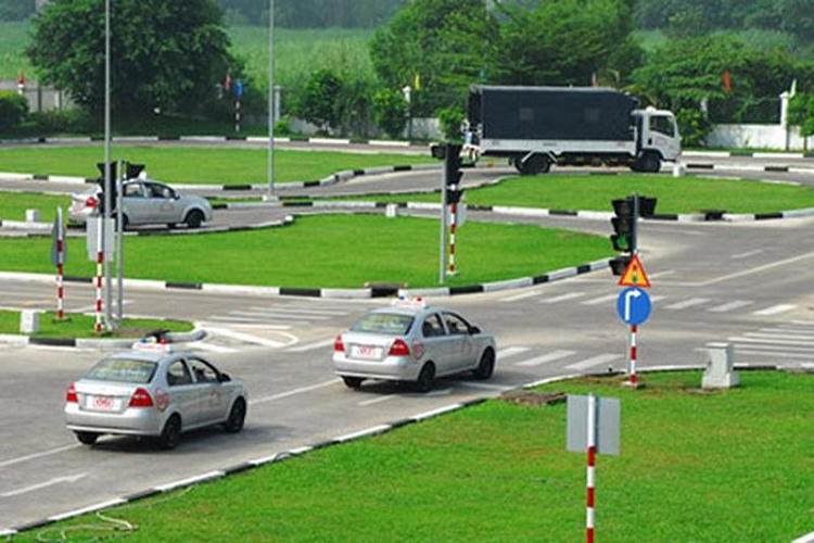 Dung sat hach bang lai xe de phong chong dich Covid-19?