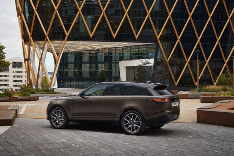 Hệ thống này được phát triển từ hệ thống ion hóa không khí vốn có trên xe Range Rover, với hệ thống lọc PM2.5 và hoạt động bằng cách phun không khí trong lành vào cabin khi nhận thấy lượng CO2 vượt mức cho phép (nồng độ CO2 cao sẽ làm giảm sự tỉnh táo của lái xe).