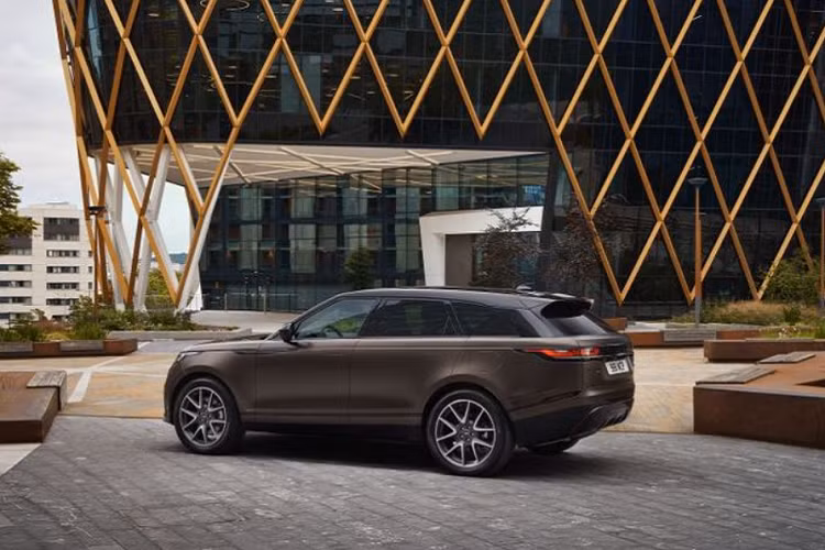 Hệ thống này được phát triển từ hệ thống ion hóa không khí vốn có trên xe Range Rover, với hệ thống lọc PM2.5 và hoạt động bằng cách phun không khí trong lành vào cabin khi nhận thấy lượng CO2 vượt mức cho phép (nồng độ CO2 cao sẽ làm giảm sự tỉnh táo của lái xe).