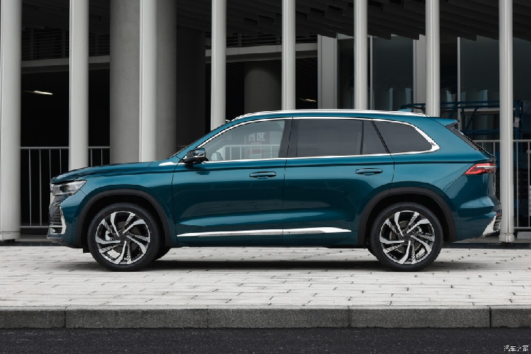 Khi có mặt trên thị trường Trung Quốc, mẫu xe này sẽ là đối thủ mới của Toyota Highlander, Toyota Crown Kluger, Hyundai SantaFe và Kia Sorento
