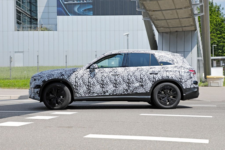 Ngoài ra, vóc dáng tổng thể cũng như thiết kế bên ngoài của Mercedes-Benz GLC 2022 mới được cho là không có nhiều thay đổi so với phiên bản hiện đang bán ra thị trường.