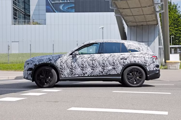Ngoài ra, vóc dáng tổng thể cũng như thiết kế bên ngoài của Mercedes-Benz GLC 2022 mới được cho là không có nhiều thay đổi so với phiên bản hiện đang bán ra thị trường.
