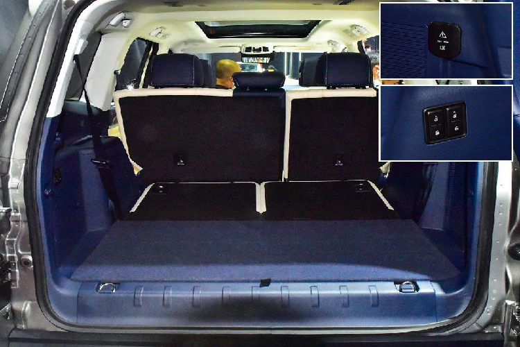 Chưa hết, Tank 500 còn có khóa vi sai trung tâm và trên cầu sau tiêu chuẩn. Xe có 3 chế độ 2H, 4H và 4L. Thêm vào đó là góc tiếp cận 29,6 độ, góc thoát 24 độ, góc vượt đỉnh dốc 22 độ, chiều cao gầm 224 mm và khả năng lội nước 800 mm, hứa hẹn mang đến khả năng chạy off-road khá tốt cho xe.