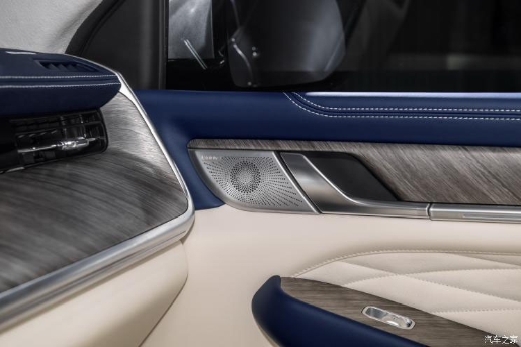 "Trái tim" của Tank 500 là hệ truyền động mild hybrid, bao gồm máy xăng V6, tăng áp, dung tích 3.0L và hệ thống điện 48 V. Hệ truyền động này tạo ra công suất tối đa 354 mã lực và mô-men xoắn cực đại 500 Nm. Sức mạnh được truyền tới bánh thông qua hộp số tự động 9 cấp nằm dọc.