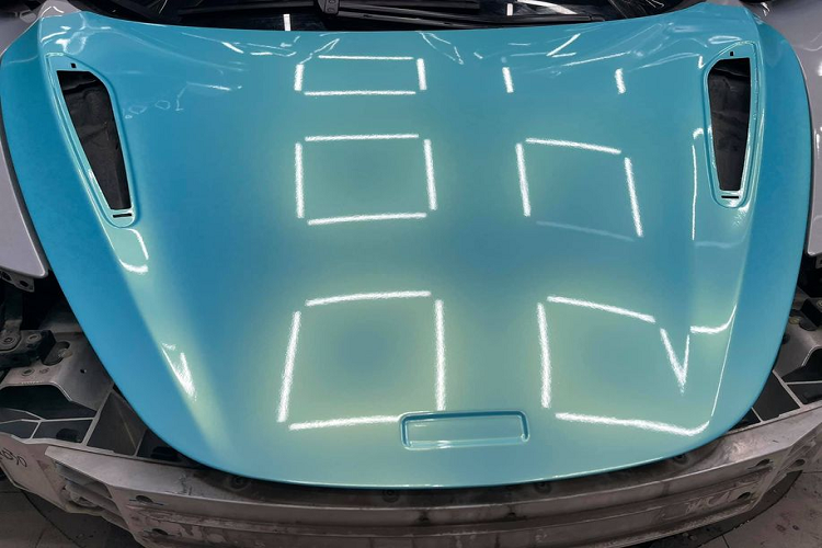 Từ khối động cơ nguyên bản loại V8 4.0l tăng áp kép, sản sinh công suất 710 mã lực/769 Nm mô-men xoắn, chiếc xe này đã được độ công suất với hệ thống Flashmap và tinh chỉnh ECU, từ đó sản sinh sức mạnh tăng 28% so với trước đây, nâng tổng công suất đầu ra của xe chạm ngưỡng 901 mã lực.