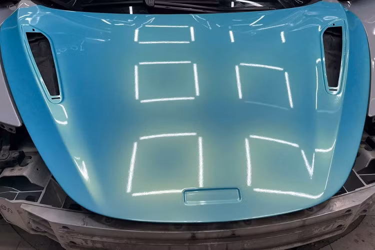 Từ khối động cơ nguyên bản loại V8 4.0l tăng áp kép, sản sinh công suất 710 mã lực/769 Nm mô-men xoắn, chiếc xe này đã được độ công suất với hệ thống Flashmap và tinh chỉnh ECU, từ đó sản sinh sức mạnh tăng 28% so với trước đây, nâng tổng công suất đầu ra của xe chạm ngưỡng 901 mã lực.