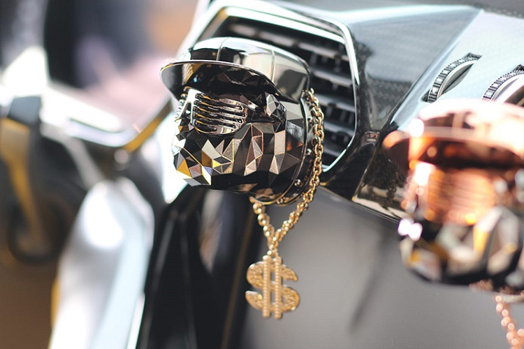 HipHop Dog - nuoc hoa ma vang 18K cho 