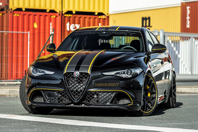 Mẫu Alfa Romeo Giulia Quadrifoglio thể thao hiệu năng cao với thiết kế hấp dẫn cùng mức công suất đầu ra lên tới 510 mã lực. Như thường lệ, Manhart Performance thực hiện việc nâng cấp về mặt hiệu năng cũng như đem tới cho xe một bộ bodykit mới cùng loạt chi tiết trang trí mang đậm bản sắc của thương hiệu xe hơi Đức. Về cơ bản, Manhart Performance trong quá khứ là một thương hiệu chuyên nâng cấp những chiếc BMW.