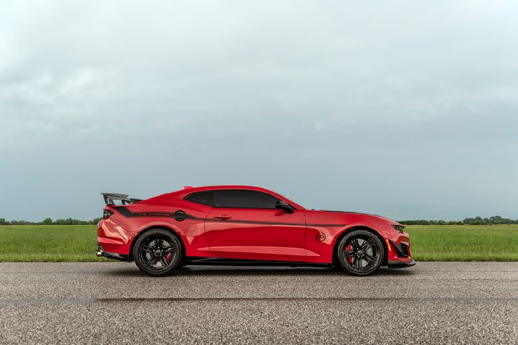 Chevrolet Camaro cũng được nâng cấp hệ thống nhiên liệu phụ trợ, lò xo van và có bộ chứa tốt hơn, van nạp và van xả được nâng cấp, bộ nâng và thanh đẩy được cải tiến, bộ trao đổi nhiệt ngoại cỡ, các miếng đệm và chất lỏng mới...