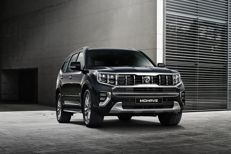 Giữa năm 2020, Kia Mohave 2021 mới thế hệ thứ 2 và mẫu SUV nhanh chóng gây ấn tượng với truyền thông thế giới. Mohave được biết đến với tên gọi Borrego tại Mỹ và Trung Quốc. Ở thế hệ thứ 2, Mohave chỉ được bán ra ở thị trường nội địa do các thị trường khác đã có Telluride.
