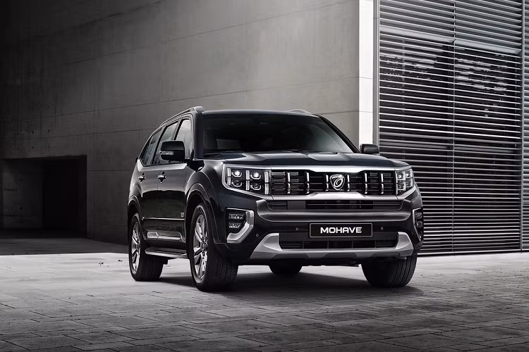 Giữa năm 2020, Kia Mohave 2021 mới thế hệ thứ 2 và mẫu SUV nhanh chóng gây ấn tượng với truyền thông thế giới. Mohave được biết đến với tên gọi Borrego tại Mỹ và Trung Quốc. Ở thế hệ thứ 2, Mohave chỉ được bán ra ở thị trường nội địa do các thị trường khác đã có Telluride.
