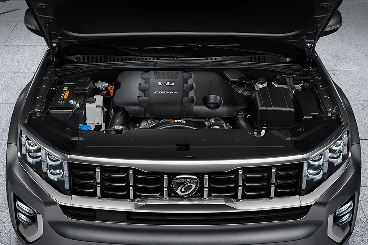 Cung cấp sức mạnh cho mẫu SUV này là động cơ diesel tăng áp V6 3.0L, đạt chuẩn khí thải Euro6 RDE. Động cơ này sản sinh công suất 256 mã lực và mô-men xoắn 560 Nm. Sức mạnh được truyền đến cả 4 bánh qua hộp số tự động 8 cấp. Euro6 đang là tiêu chuẩn khí thải cao nhất hiện nay, trước khi Euro7 được áp dụng từ năm 2025. RDE là mức khí thải đo ở điều kiện vận hành thực tế.