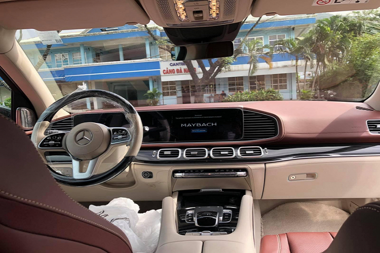 Hiện tại, Mercedes-Benz Việt Nam (MBV) vẫn chưa công bố kế hoạch phân phối dòng xe SUV siêu sang này tại thị trường Việt, để bổ sung vào danh mục sản phẩm cùng với dòng Mercedes-Maybach S-Class.