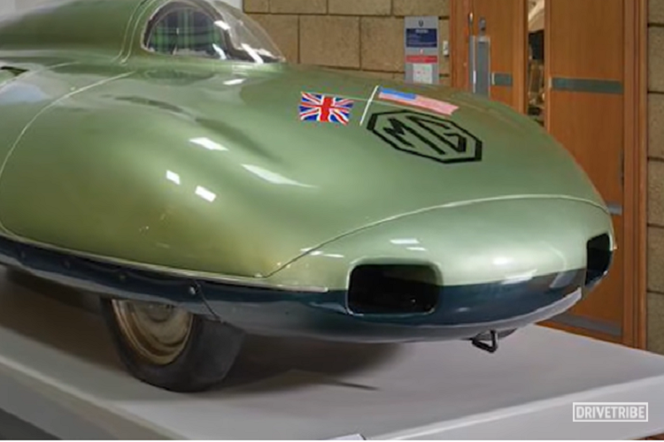 MG EX181 1959 là một minh chứng cho những điều phi thường có thể đạt được nếu mục tiêu duy nhất của bạn là chạy càng nhanh càng tốt.