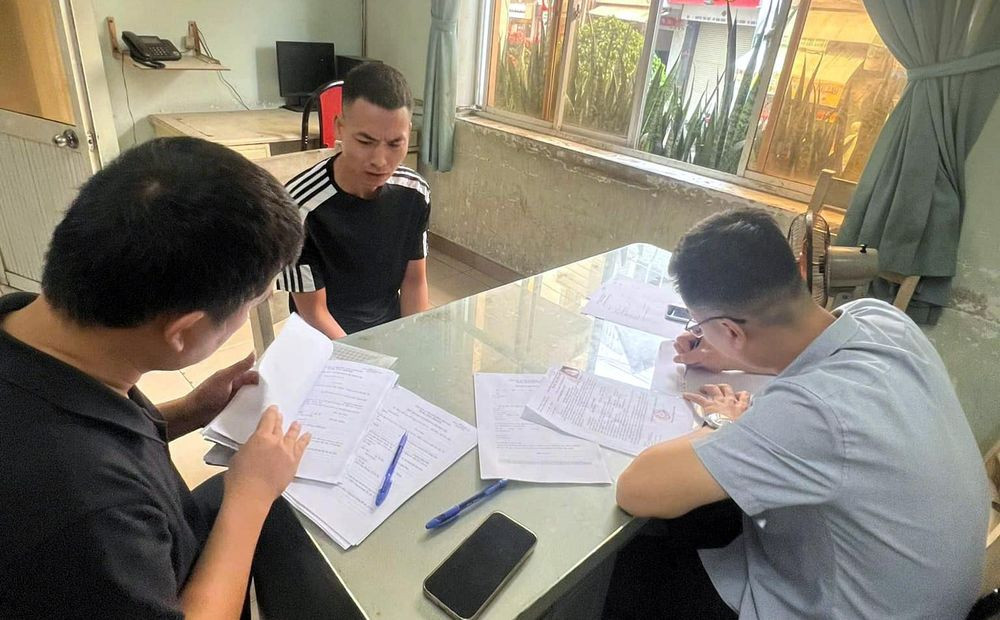 Hà Nội: Bắt đối tượng giết người sau gần 8 năm lẩn trốn Ha Noi: Bat doi tuong giet nguoi sau gan 8 nam lan tron