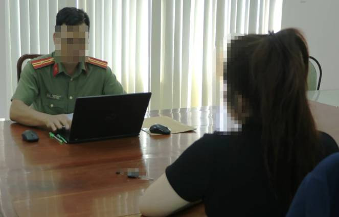 Cô gái trẻ ở Tuyên Quang bị lừa đảo hơn 1 tỷ đồng Co gai tre o Tuyen Quang bi lua dao hon 1 ty dong