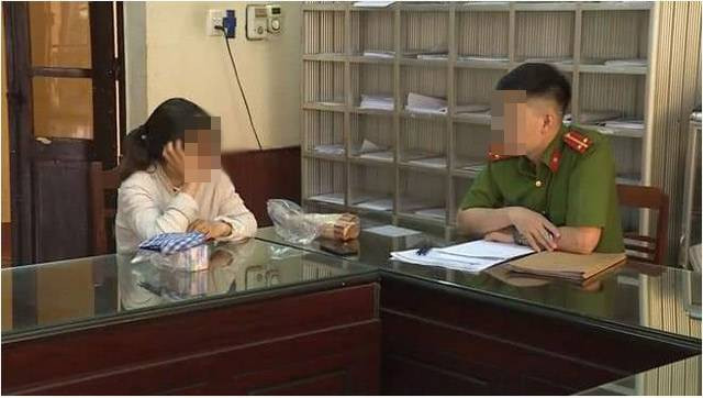 Sự biến mất đột ngột của mẹ khiến A. lo lắng tìm tới Công an xã Nậm Mòn trình báo. Trực ban sau khi nghe A. trình bày đã phát hiện nhiều điểm bất thường trong sự việc chị T. mất tích nên lập tức báo cho Công an huyện Bắc Hà. Tại tỉnh biên giới Lào Cai, việc phụ nữ đi làm ăn xa không hiếm, tuy nhiên đi nhiều ngày và còn cắt đứt liên lạc với người thân, gia đình thì chắc chắn đã có chuyện không hay. (Ảnh minh họa, nguồn internet)